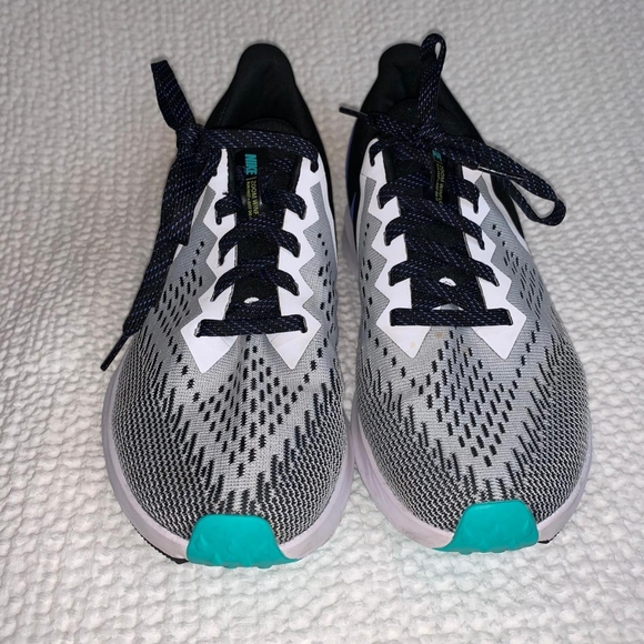 Shoes - Picture 2 of 5